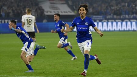 Japanischer Top-Verteidiger: Zieht Schalke die Kaufoption für Ko Itakura?