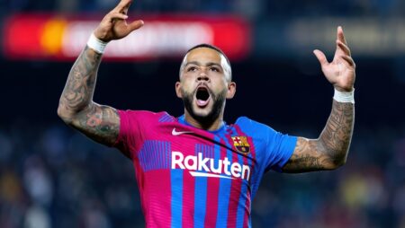 Barcelona mit Torjäger Memphis deutlich an Elche vorbei