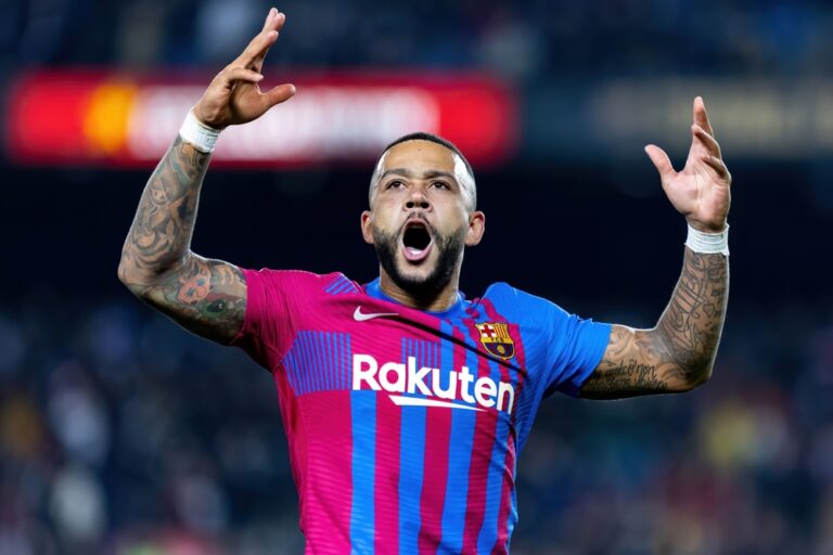 Barcelona mit Torjäger Memphis deutlich an Elche vorbei