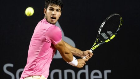 Alcaraz schlägt Djokovic in einem Thriller und gewinnt zum ersten Mal Wimbledon