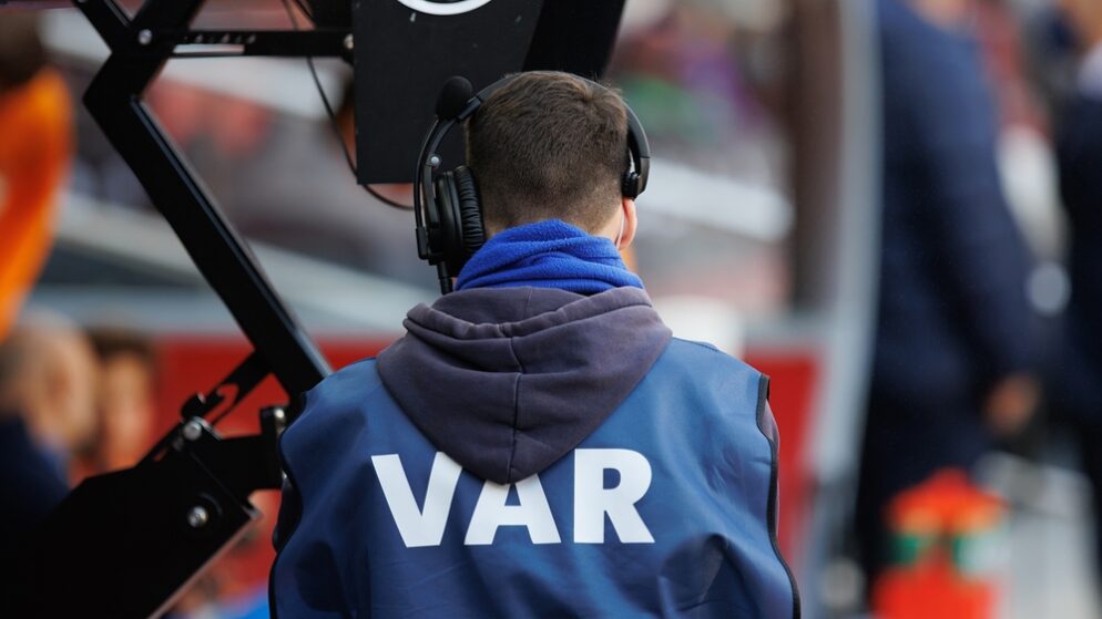 VAR-Zeitalter und Elfmeter-Häufigkeit: Wie der Videobeweis die Strafstoß-Märkte verschoben hat