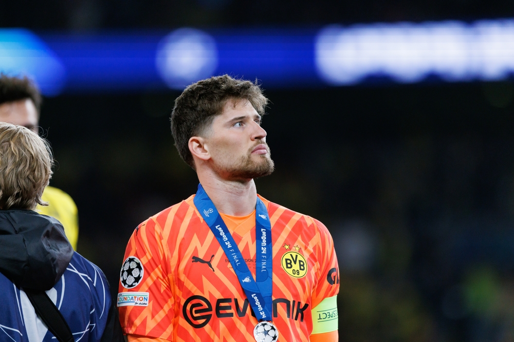 Gregor Kobel - Borussia Dortmund