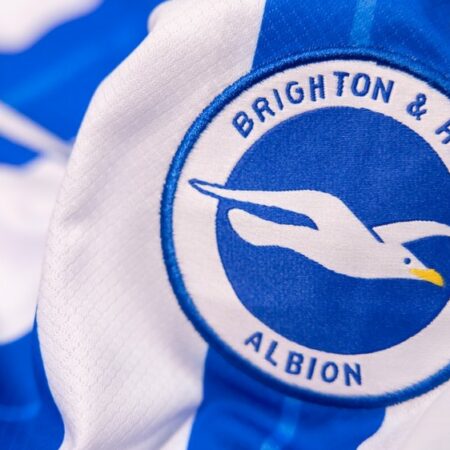 Welcher Sender überträgt Brighton gegen Arsenal live im TV & Stream? (19.09.2026)