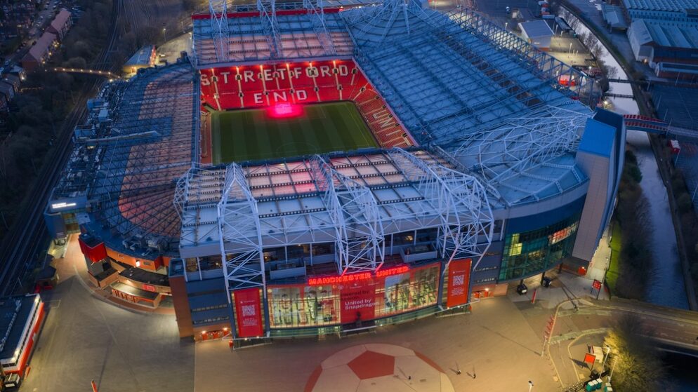 Welcher Sender überträgt Manchester United gegen Manchester City live im TV & Stream? (13.09.2026)