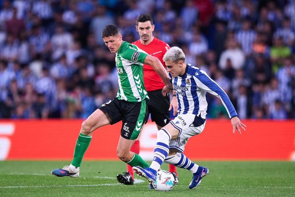 Ander Barrenetxea von Real Sociedad am Ball