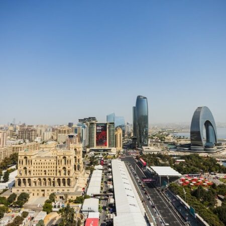 Formel 1 Baku 2026 live im TV & Stream: Sender, Zeitplan & Startzeiten (24. bis 26.09.)