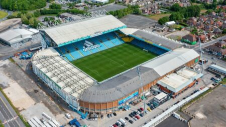 Welcher Sender überträgt Leeds gegen Manchester United live im TV & Stream? (18.10.2026)