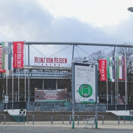 Welcher Sender überträgt Hannover 96 gegen St. Pauli live im TV & Stream? (17.10.2026)
