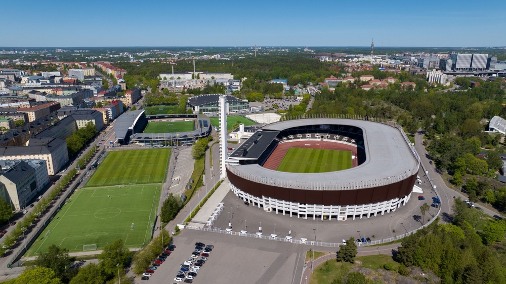 Luftbild des Olympiastadions in Helsinki, Spielort von Finnland gegen Belarus