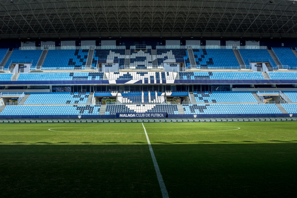 Innenraum des Estadio La Rosaleda in Málaga, Spielort von Málaga gegen Espanyol