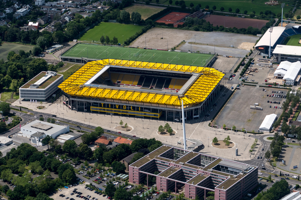 Luftbild des Tivoli in Aachen, Heimspielstätte der Alemannia