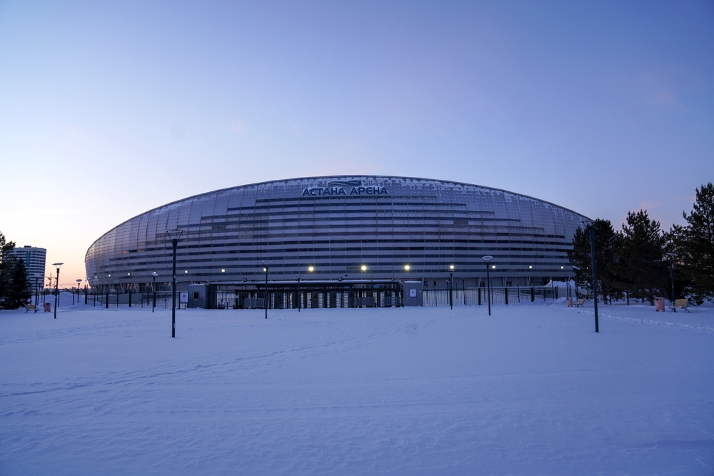Astana Arena im Winter, Spielort von Kasachstan gegen die Färöer