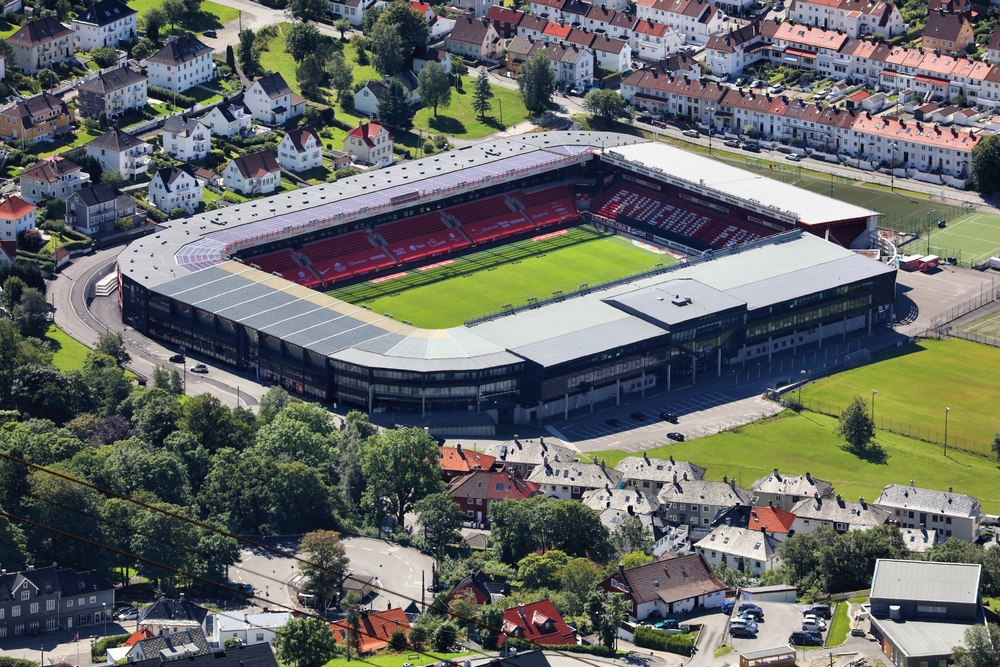 Luftbild des Brann Stadion in Bergen, Spielort von Brann gegen Lincoln Red Imps