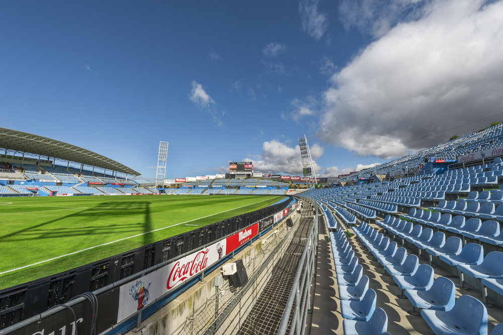 Tribüne und Spielfeld im Coliseum Alfonso Pérez, Spielort des FC Getafe gegen den FC Lugano