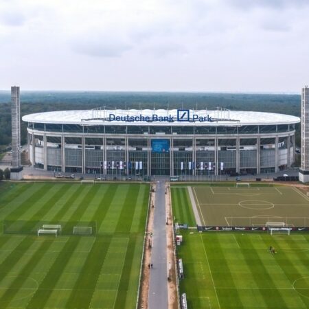 Welcher Sender überträgt Frankfurt gegen Köln live im TV & Stream? (16.10.2026)