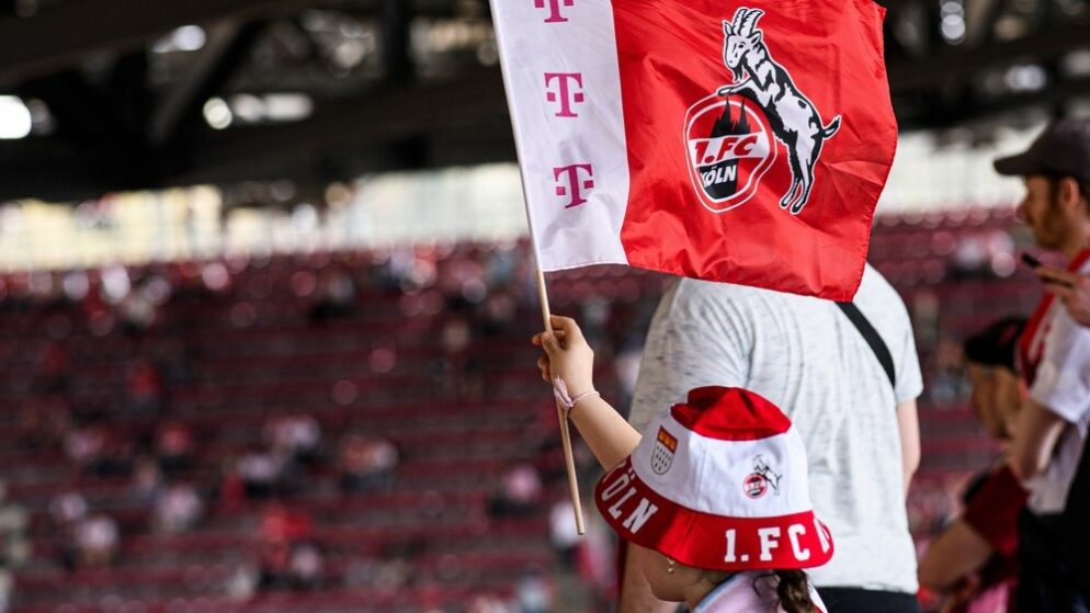 Welcher Sender überträgt Köln – Gladbach live im TV & Stream? (11.10.2026)