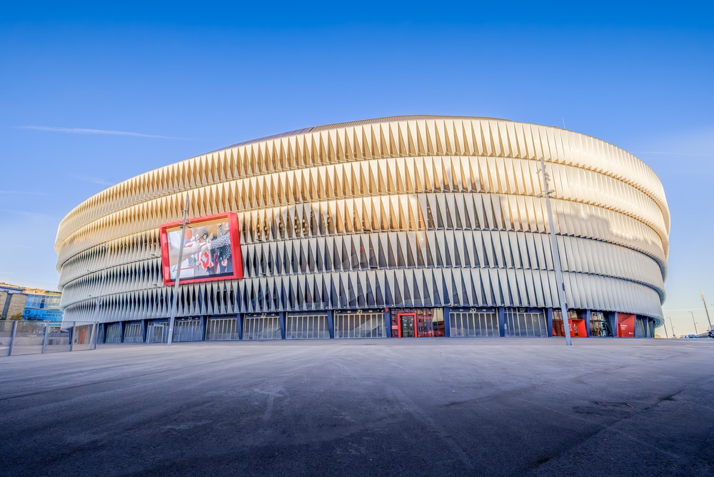 Außenansicht des Estadio San Mamés in Bilbao, Spielort von Athletic Bilbao gegen den FC Getafe
