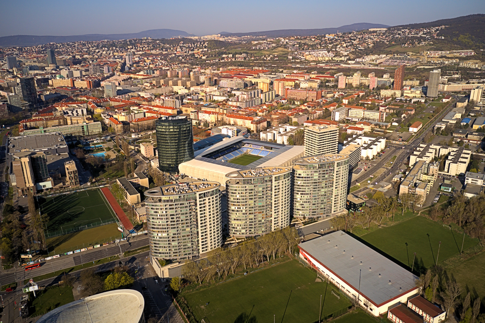 Luftbild des Stadions Tehelné pole in Bratislava, Spielort von Slovan gegen den VfB Stuttgart
