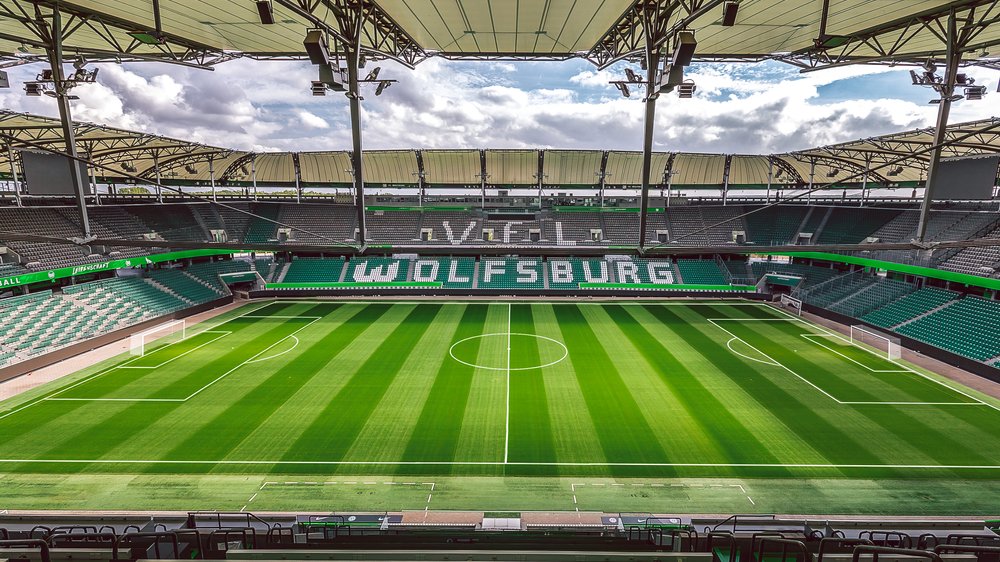 Innenraum der Volkswagen Arena in Wolfsburg, Spielort des VfL Wolfsburg gegen den VfL Osnabrück