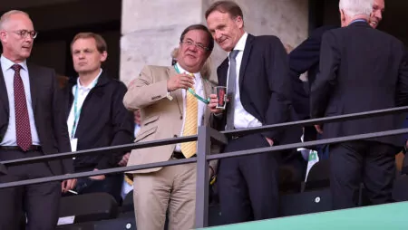 Borussia Dortmunds Geschäftsführer Watzke tritt auch „Herrn Makkelie“ in die Fresse