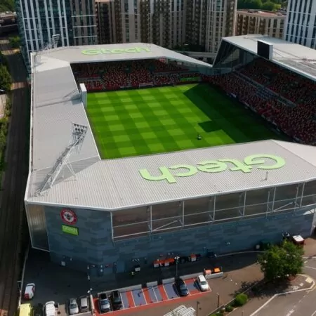 Welcher Sender überträgt Brentford vs. Liverpool live im TV & Stream? (17.10.2026)