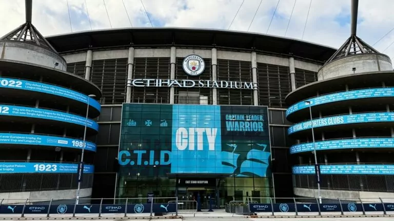 Welcher Sender überträgt Manchester City gegen Sunderland live im TV & Stream? (20.09.2026)