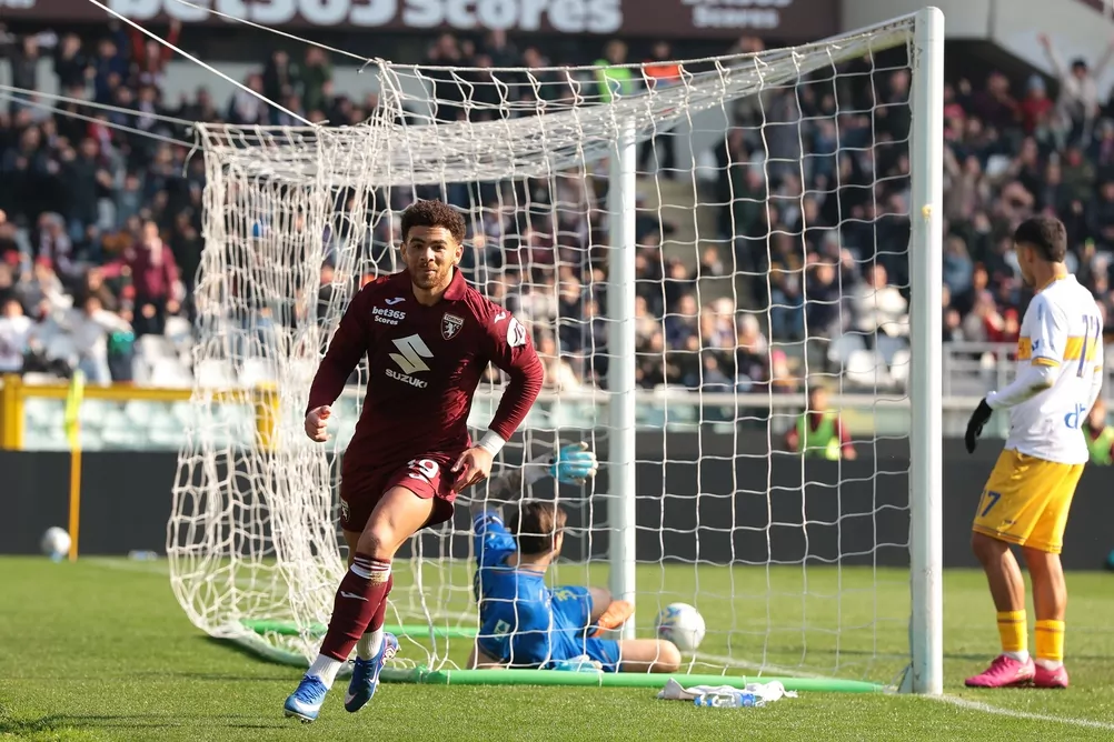 Ché Adams vom FC Turin bejubelt einen Treffer im Stadio Olimpico Grande Torino