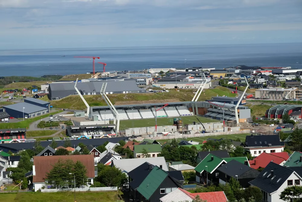 Tórsvøllur in Tórshavn, Nationalstadion der Färöer und Spielort gegen Kasachstan