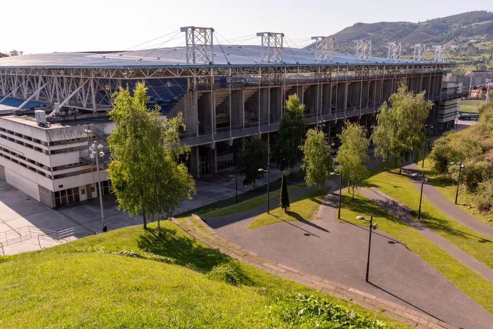Estadio Carlos Tartiere in Oviedo, Spielort von Spanien gegen Tschechien